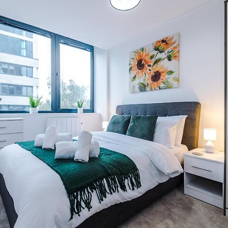 New! Stylish 2-Bed Apartment In Manchester By 53 Degrees Property - Amazing Location, Ideal For Small Groups - Sleeps 4! Экстерьер фото