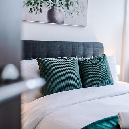 New! Stylish 2-Bed Apartment In Manchester By 53 Degrees Property - Amazing Location, Ideal For Small Groups - Sleeps 4! Экстерьер фото