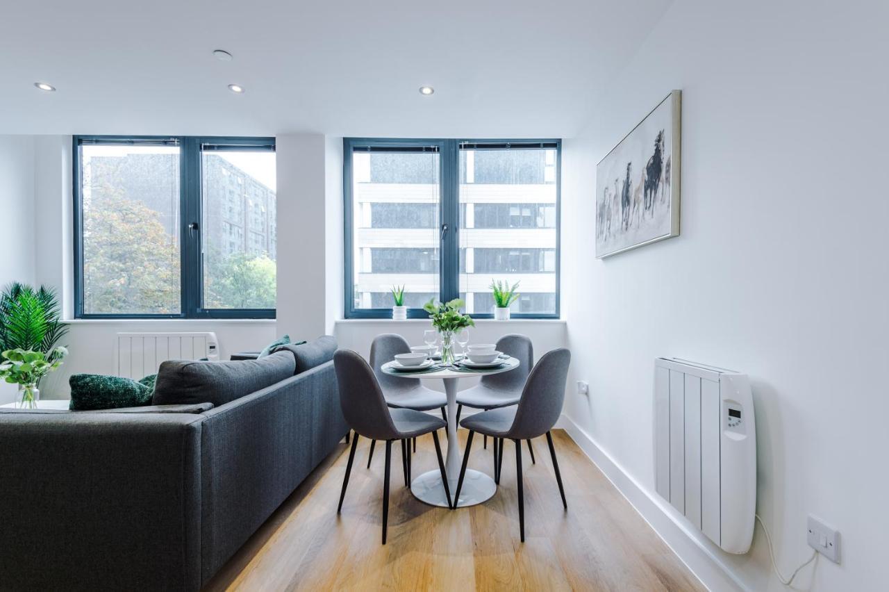 New! Stylish 2-Bed Apartment In Manchester By 53 Degrees Property - Amazing Location, Ideal For Small Groups - Sleeps 4! Экстерьер фото