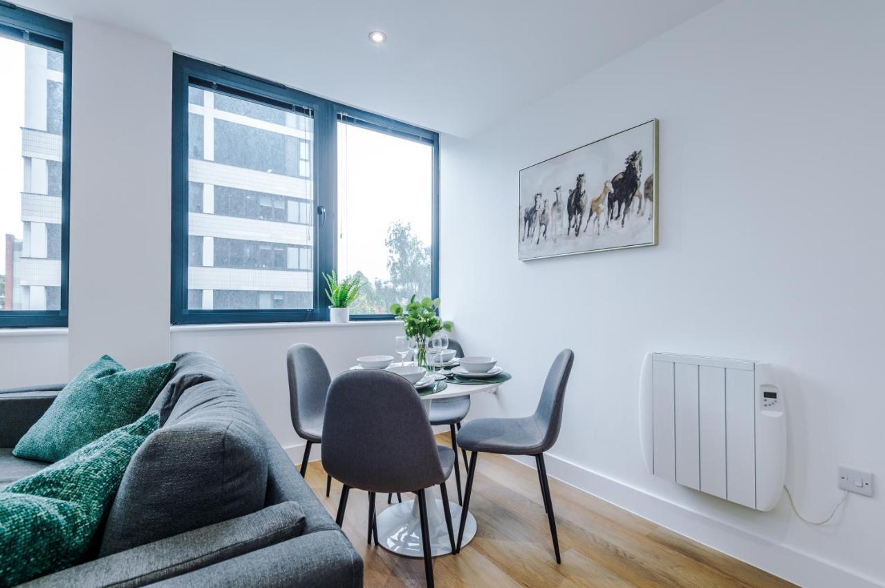 New! Stylish 2-Bed Apartment In Manchester By 53 Degrees Property - Amazing Location, Ideal For Small Groups - Sleeps 4! Экстерьер фото