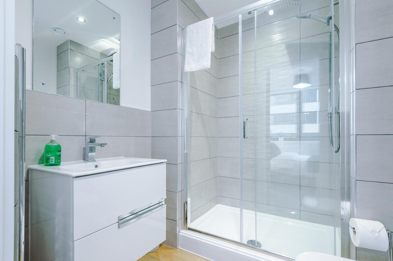 New! Stylish 2-Bed Apartment In Manchester By 53 Degrees Property - Amazing Location, Ideal For Small Groups - Sleeps 4! Экстерьер фото